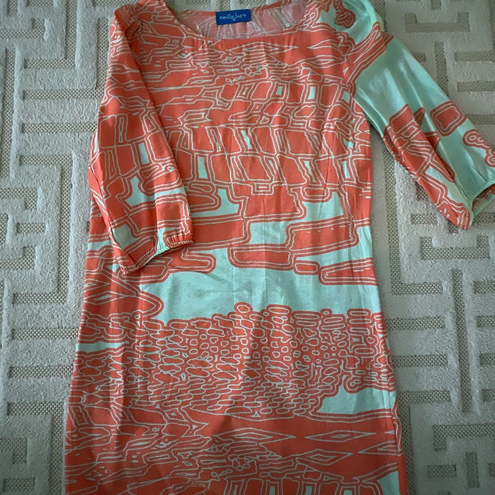 Lightweight dress perfect for beach to happy hr